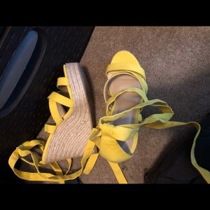 Yellow wedges